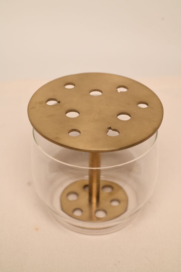 Byaas | Anaar Bloom Ikebana Vase, Small, Brushed Brass (view 2)