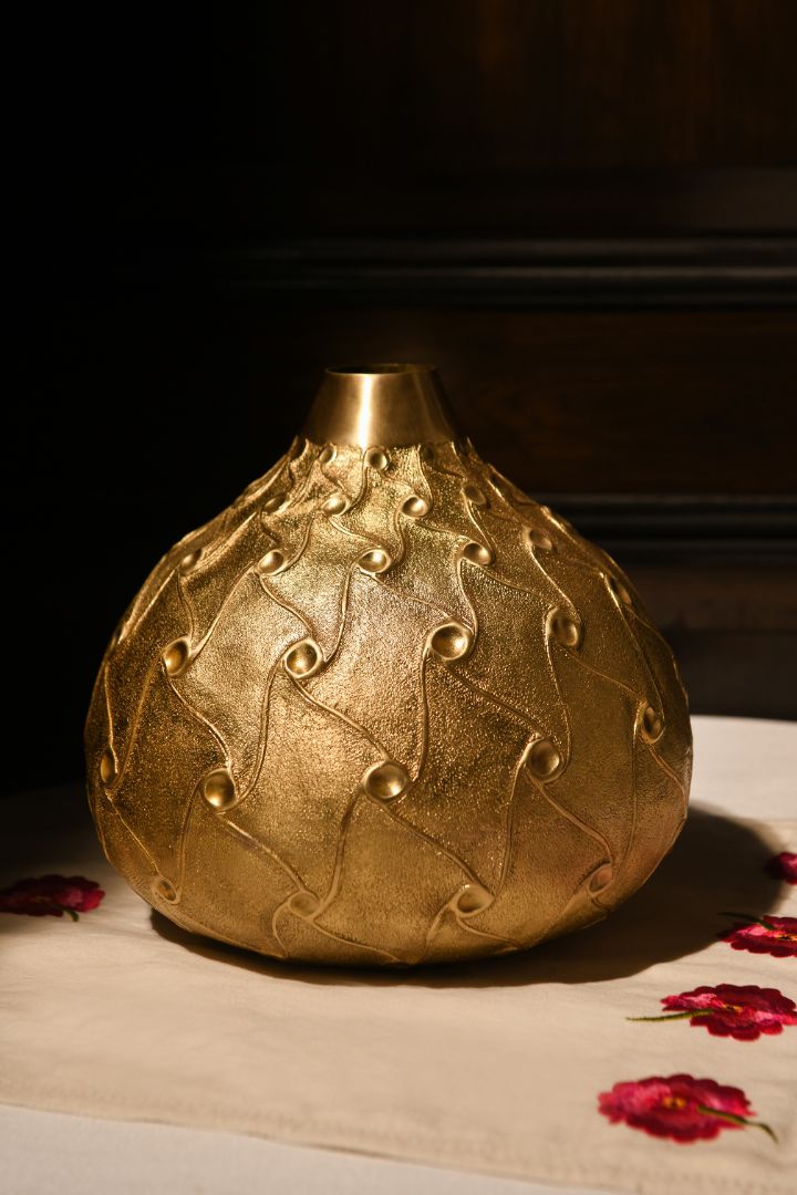 Byaas | Museum-Style Statement Vase, Brass (view 2)
