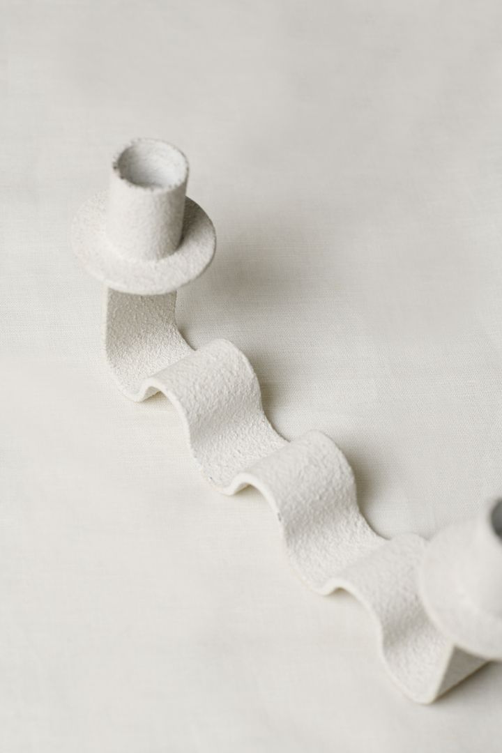 Nastro Wave Matte White Iron Double Taper Candle Holder