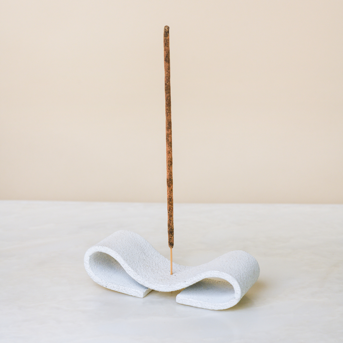 Byaas | Onda Symmetrical Wave Incense Stick Holder, Textured White Iron