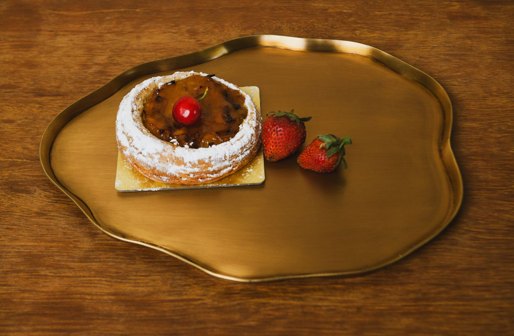 Ribbon Wave-Rim Burnished Brass Oval Platter