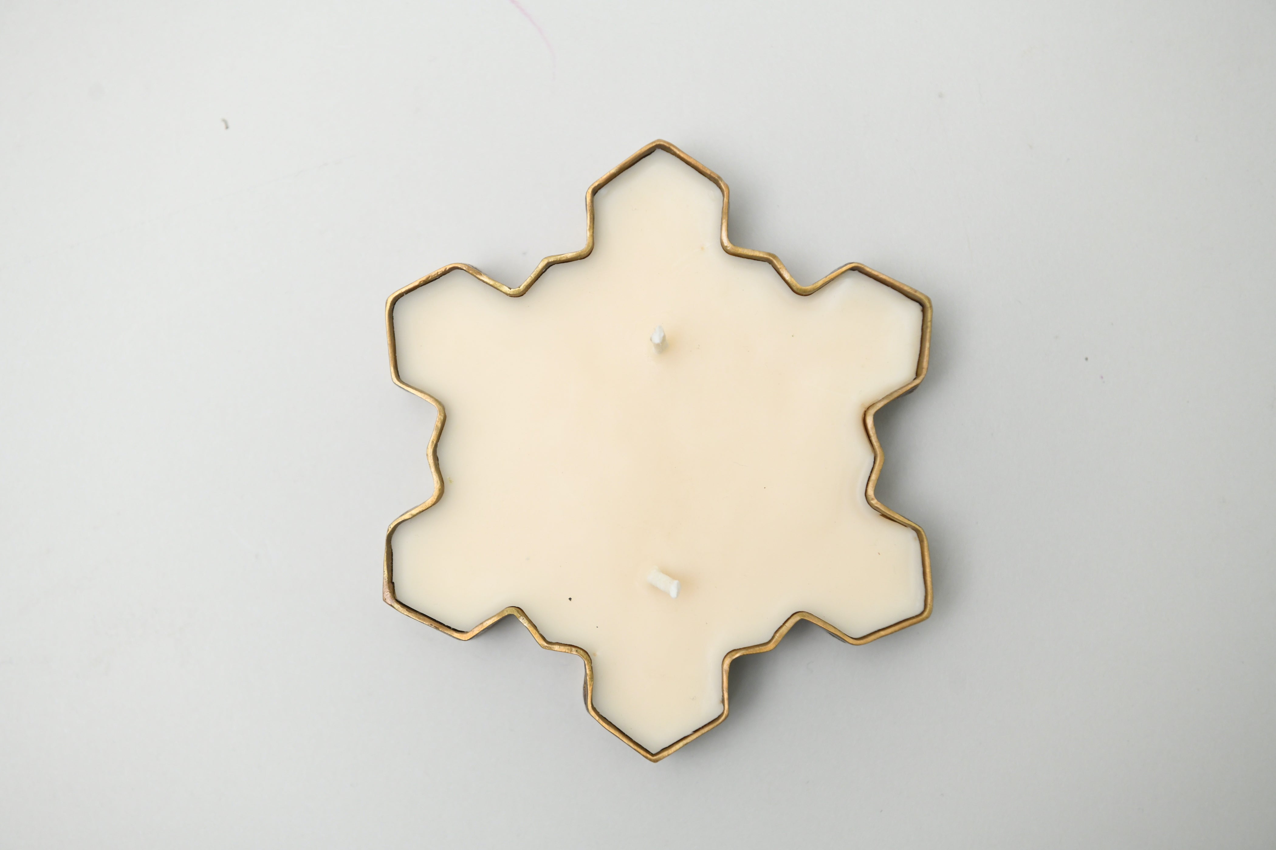 White Christmas - Snowflake Candle