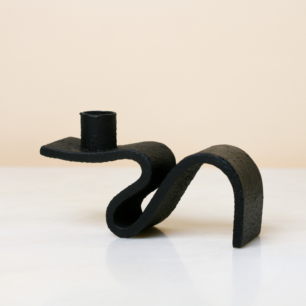Nastro Wave Iron Single Taper Candle Holder – Matte Black